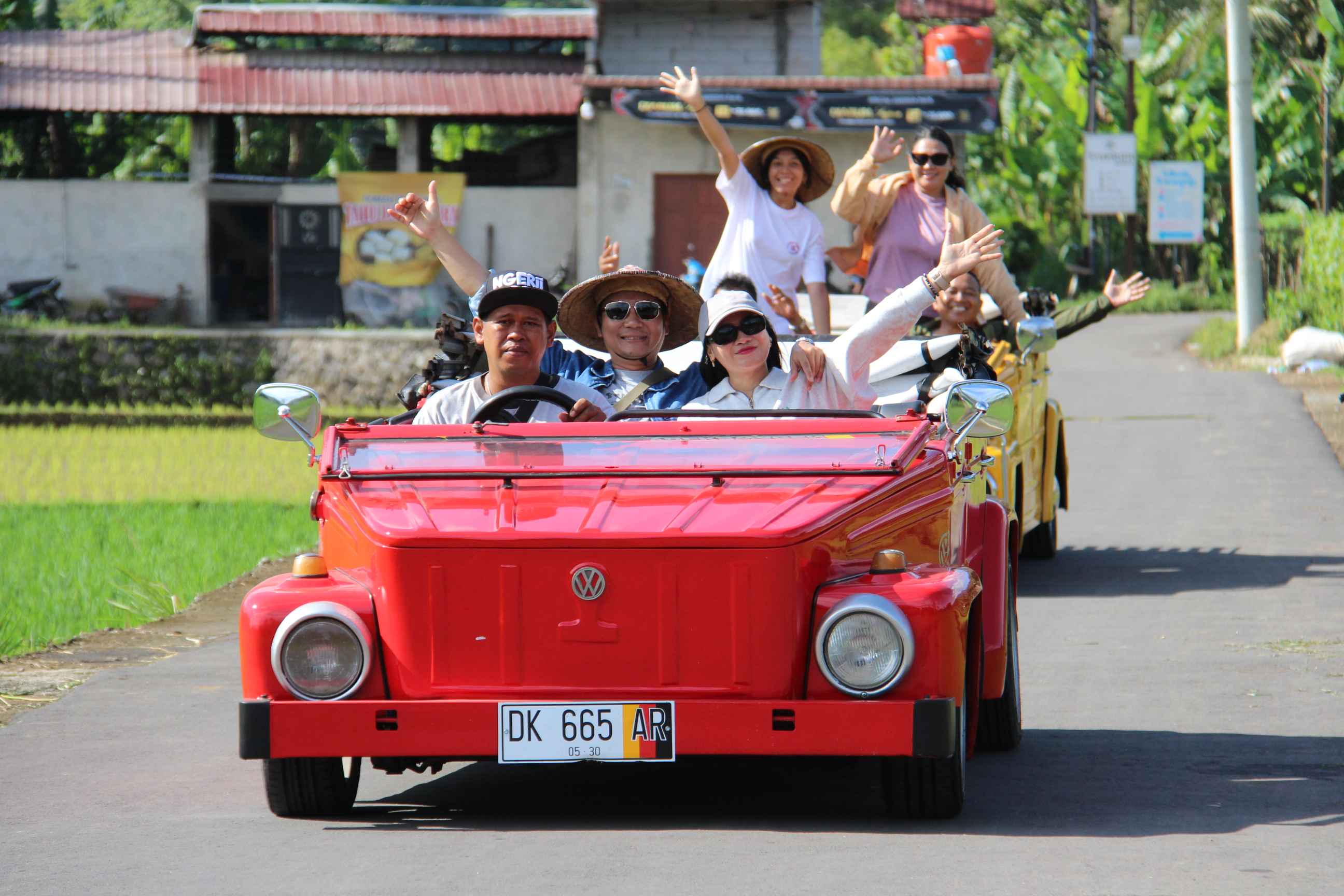 VW Safari klasik di area Borobudur